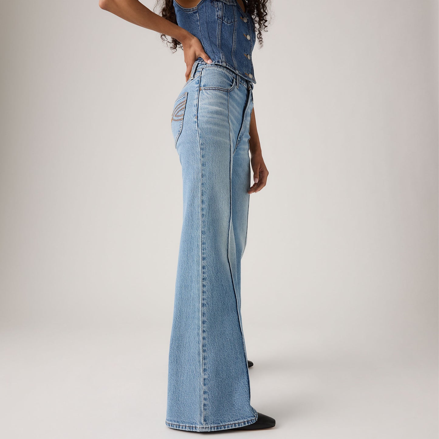 Levi's® Women's Ribcage Bell Western Jeans