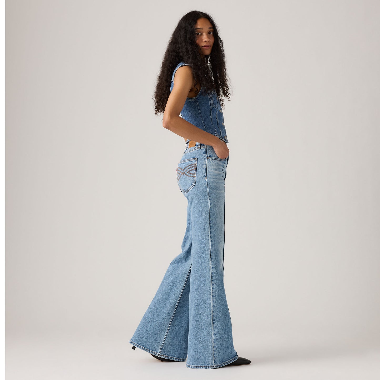 Levi's® Women's Ribcage Bell Western Jeans