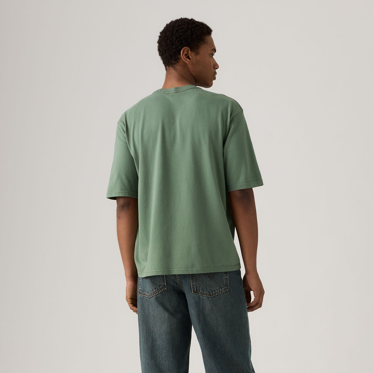 Levi's® Men's Half-Sleeve Graphic Pocket T-Shirt