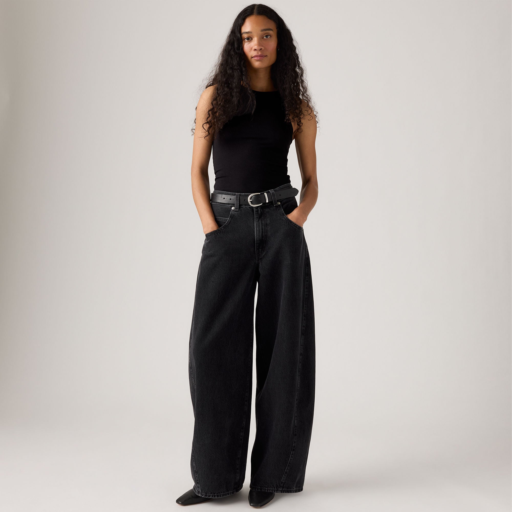 Levi's® Women's Super Baggy Barrel Jeans - Black | Levi's TH