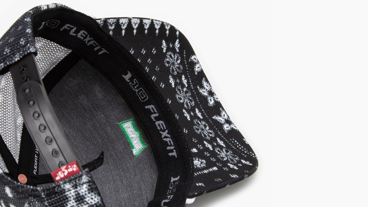 Levi's® Men's Graphic Flexfit® Trucker Hat