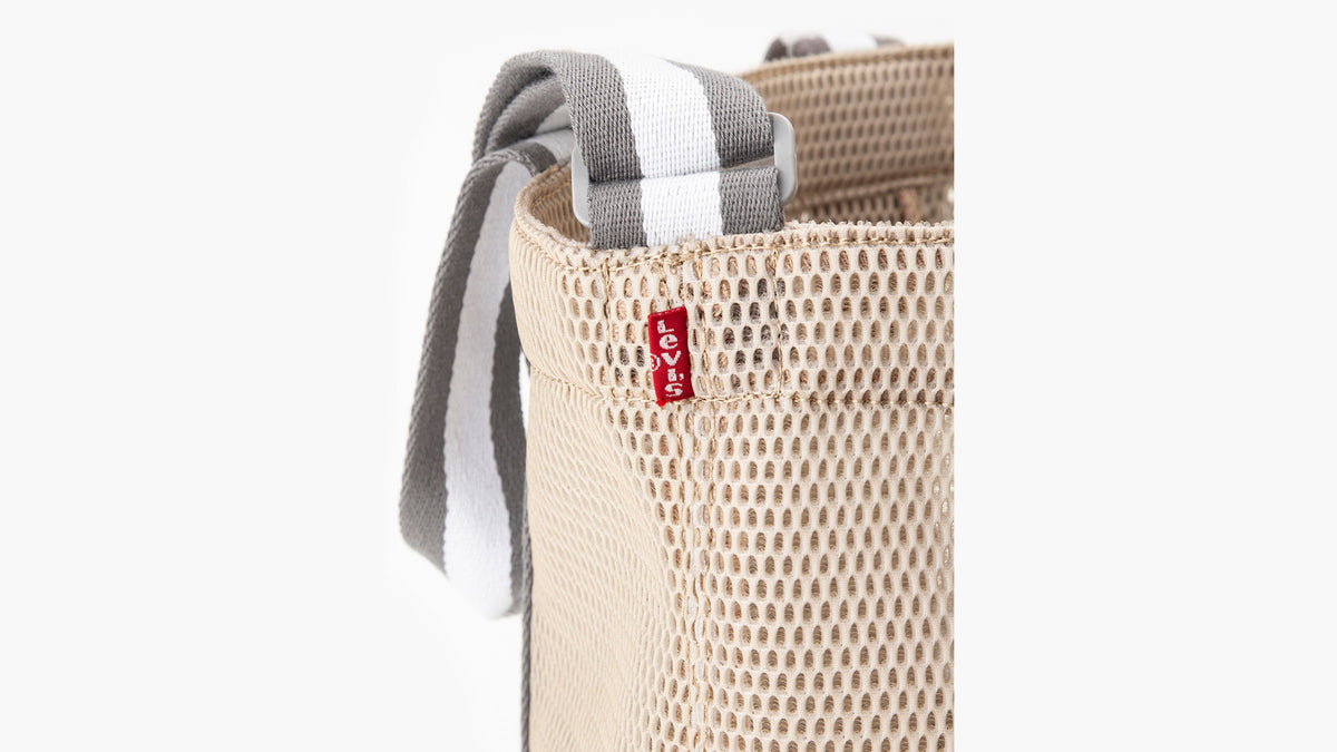 Levi's® Men's Mesh Icon Tote