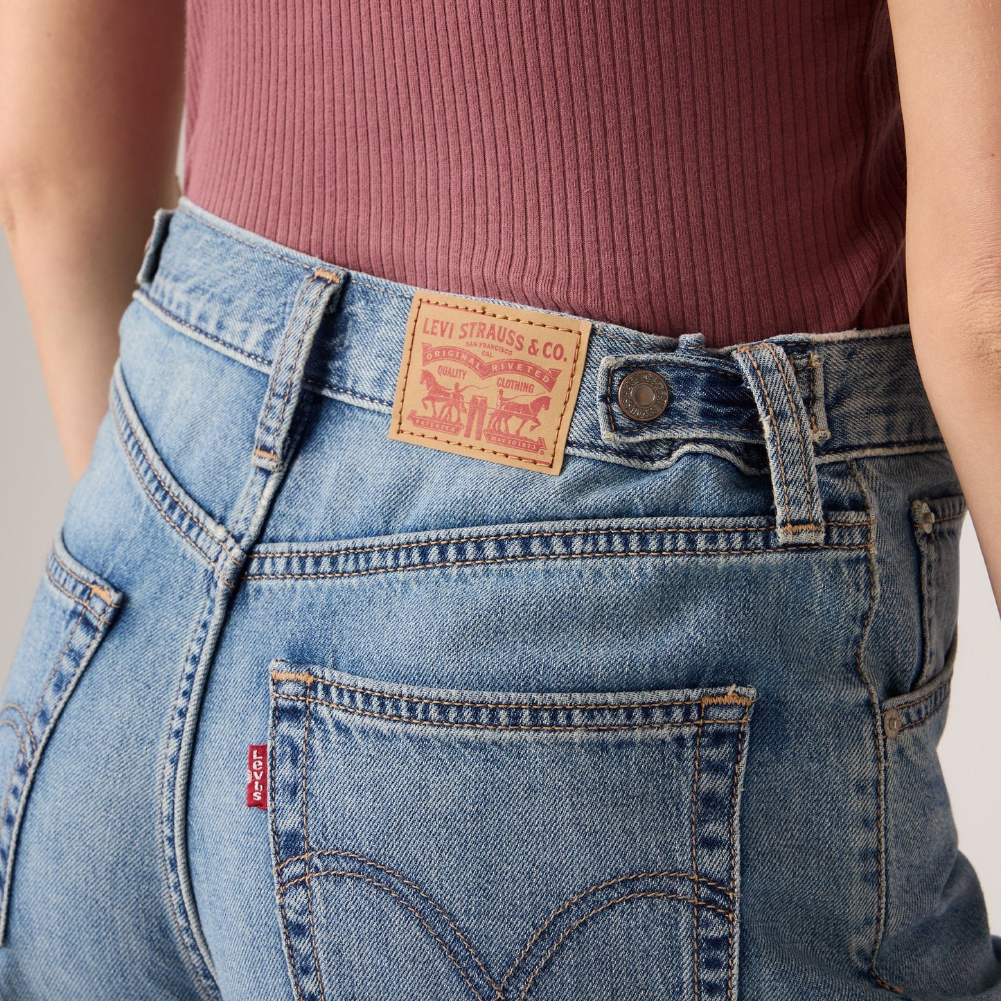 Levi's® Women's Cinch Mid-Thigh Shorts
