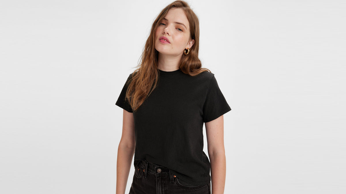 Levi's® Women's Classic Fit Tee