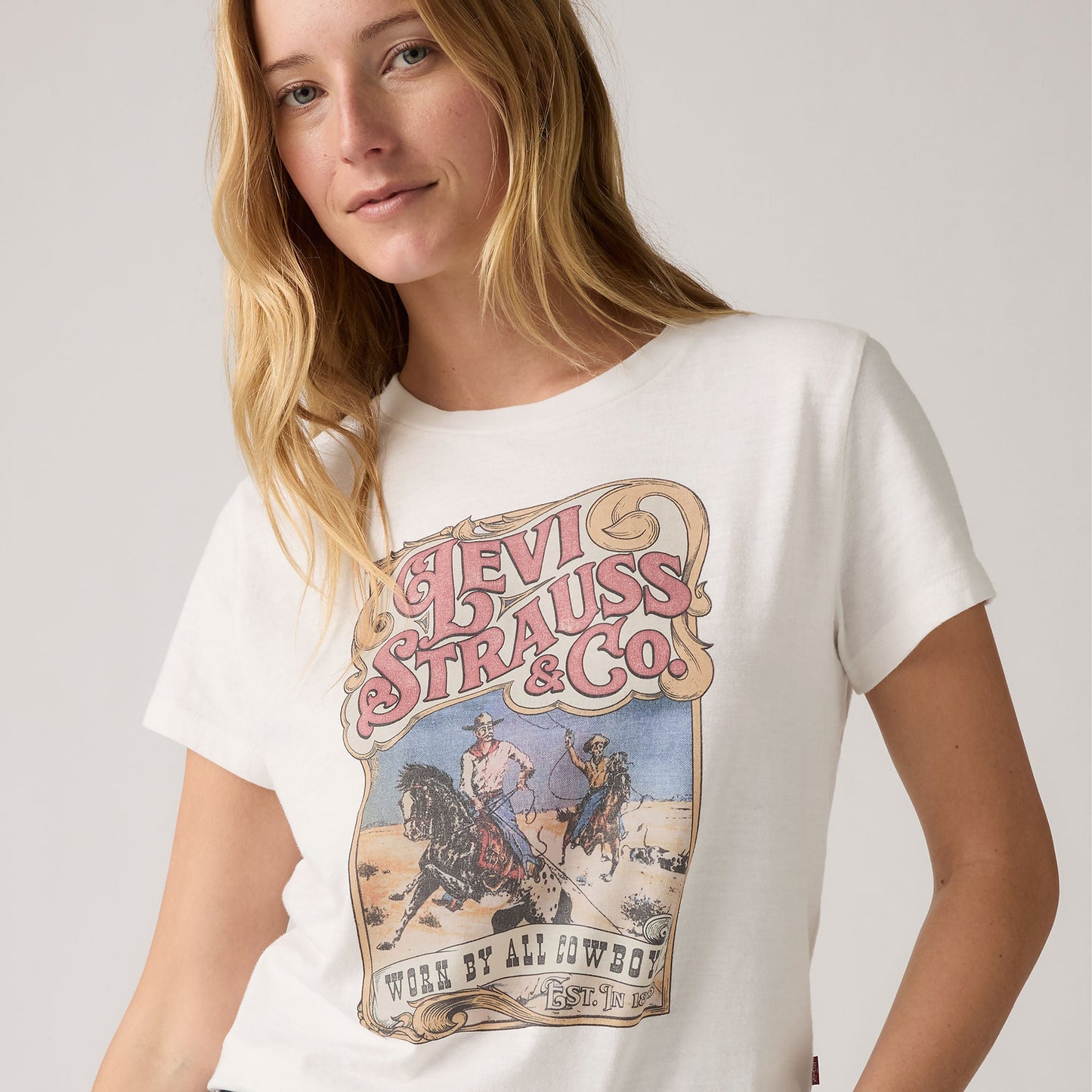 Levi's® Women's Graphic Boxy T-Shirt