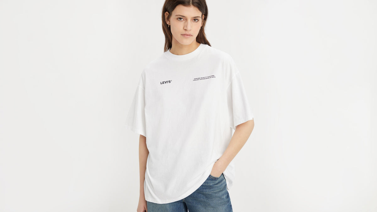 Levi's® Women's Graphic Short Stack T-Shirt