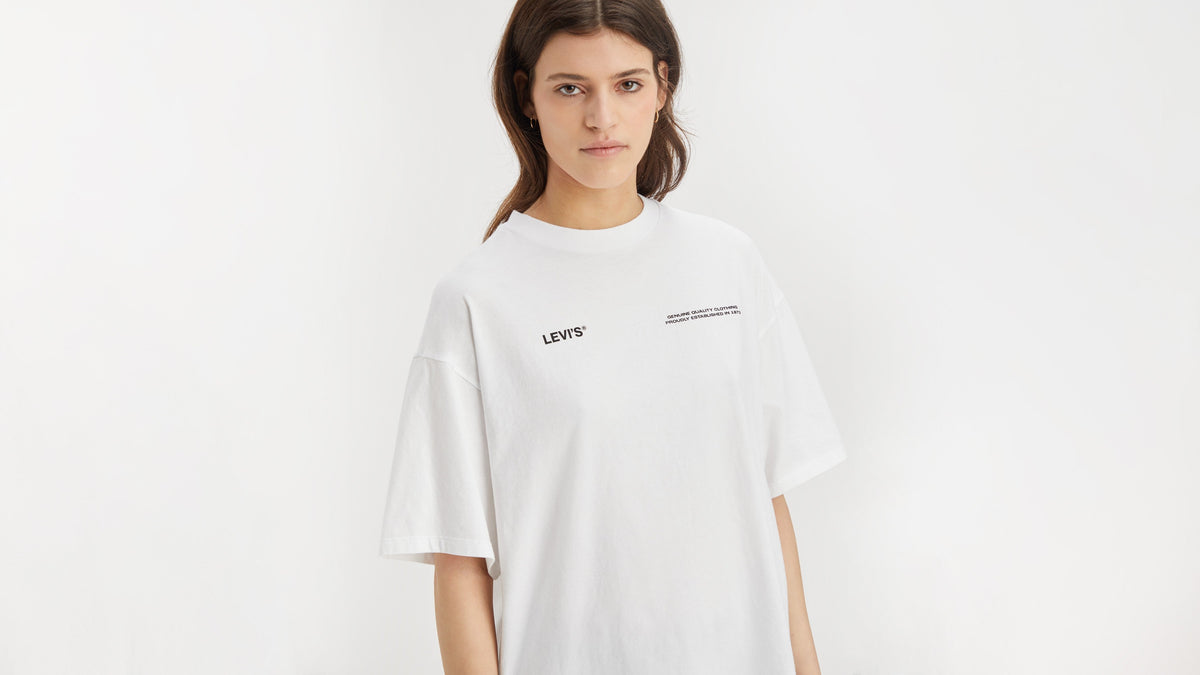 Levi's® Women's Graphic Short Stack T-Shirt