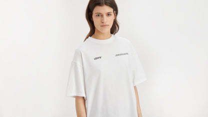 Levi's® Women's Graphic Short Stack T-Shirt