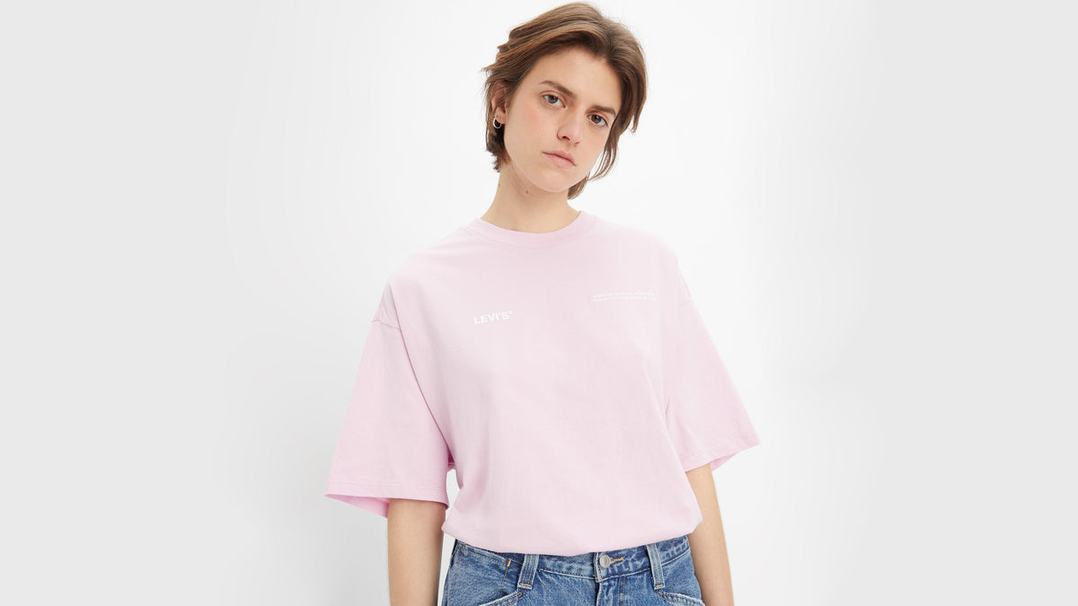 Levi's® Women's Graphic Short Stack T-Shirt