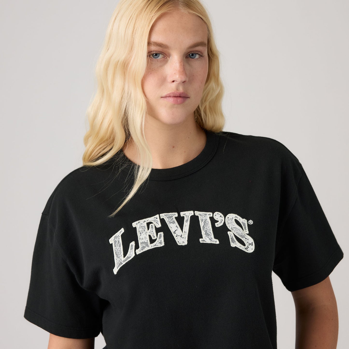 Levi's® Women's Graphic Vintage Short-Sleeve Tee