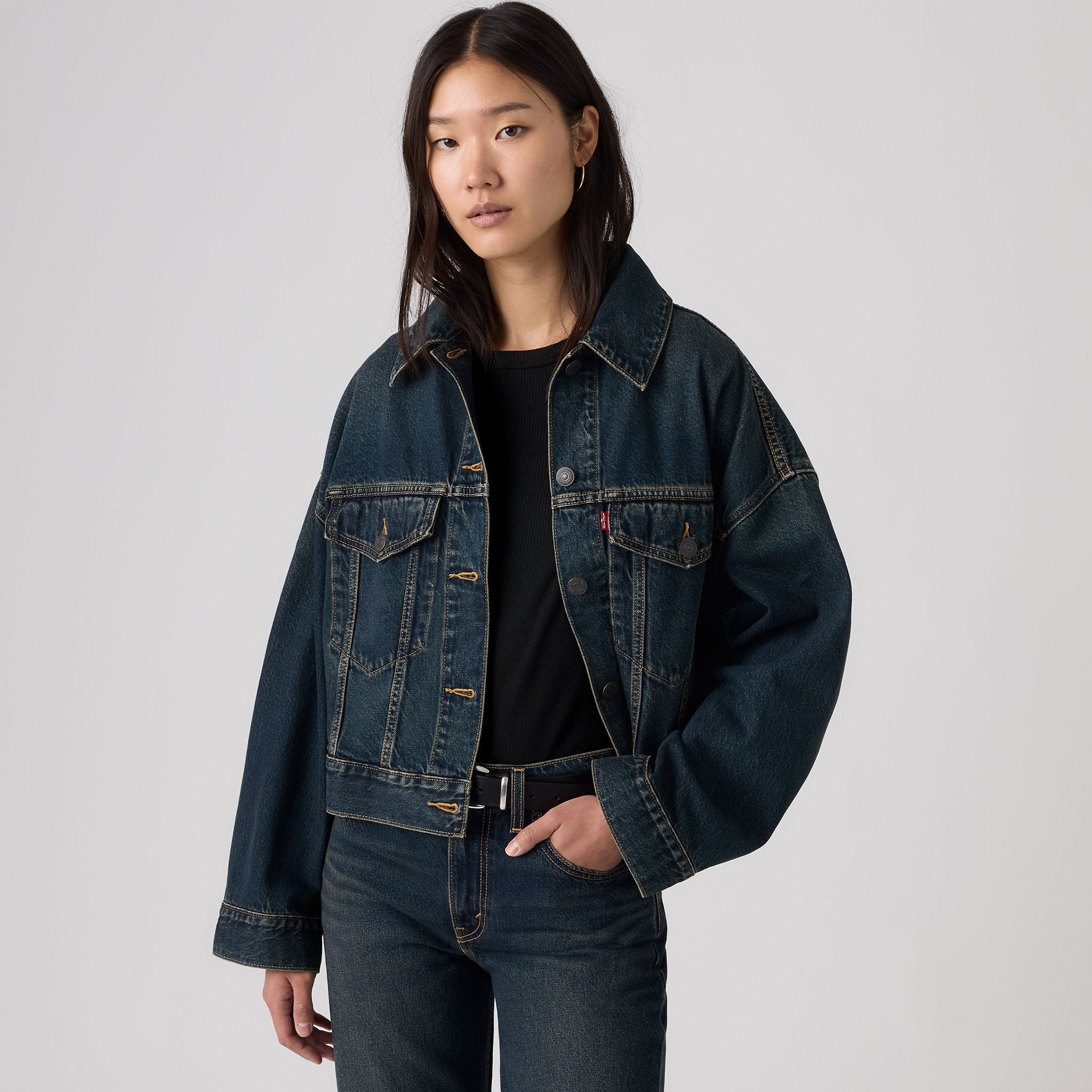 Levi's® Women's Loose Crop Trucker Jacket - Medium Indigo | Levi's TH