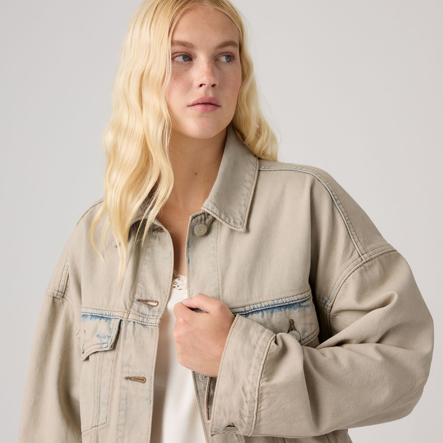 Levi's® Women's Loose Crop Trucker Jacket