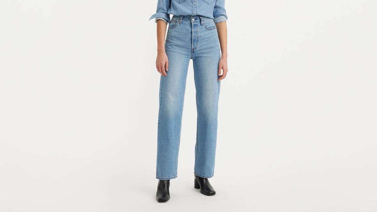 Levi's® Women's Ribcage Straight Ankle Jeans